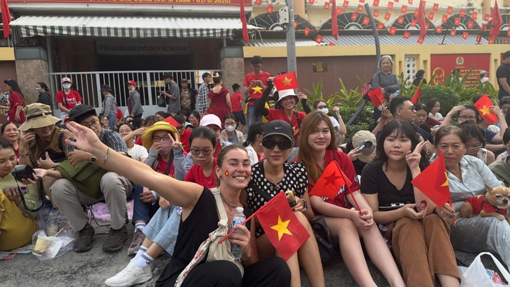 五天假期全国共接待 1050多万人次游客 - ảnh 1