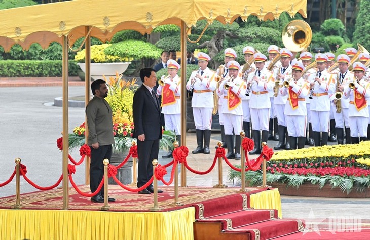国家主席梁强举行仪式欢迎斯里兰卡总统访问越南 - ảnh 1