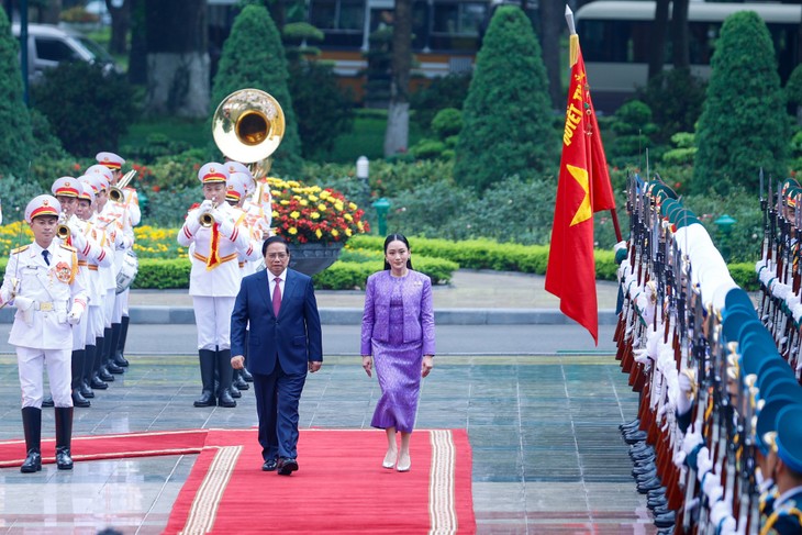 组图：范明政主持仪式，欢迎泰国总理对越南正式访问 - ảnh 3