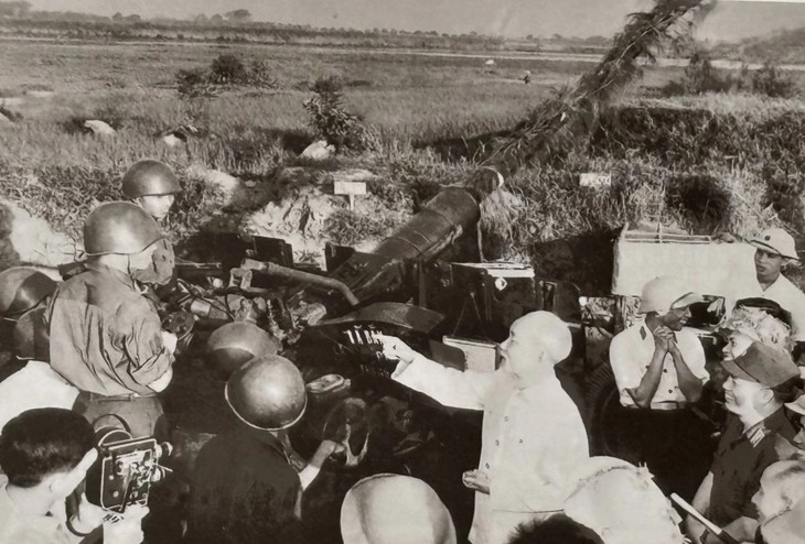 胡志明-世界革命运动中的伟大领导者 - ảnh 1