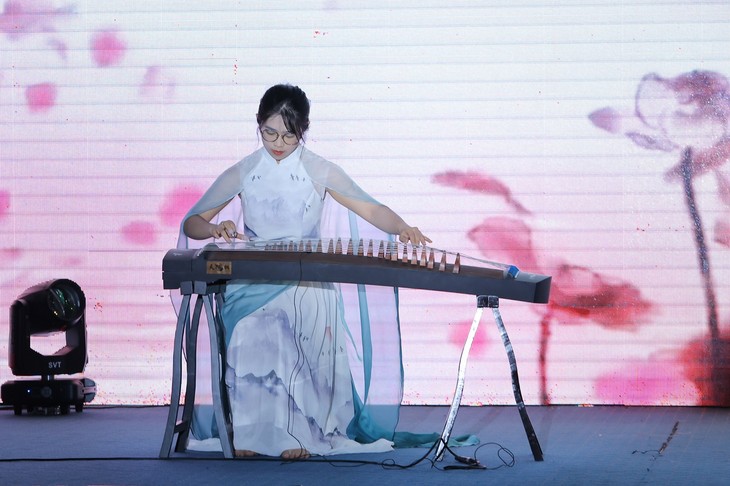 “汉语桥”——沟通语言   传播越中友谊 - ảnh 10