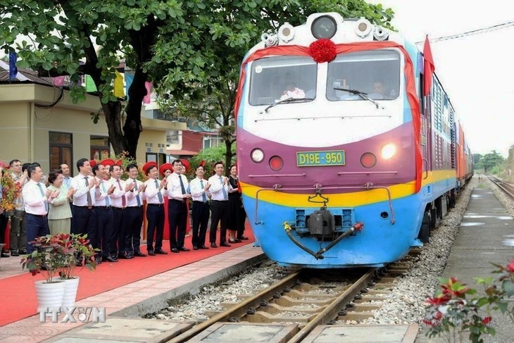 越中跨境列车开启两国关系发展新阶段 - ảnh 1