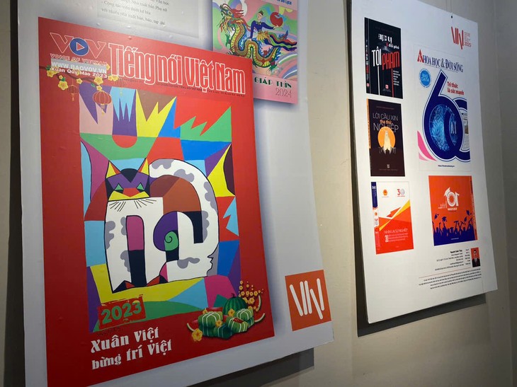 越南书籍、报纸、杂志封面设计艺术展 - ảnh 1