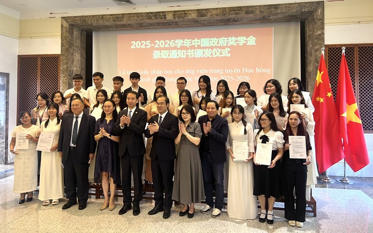 34名越南学生荣获2025-2026学年中国政府奖学金 - ảnh 1