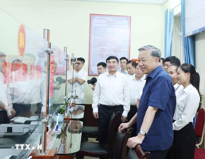 苏林视察奠边省斯帕聘乡政治体系运作情况 - ảnh 1