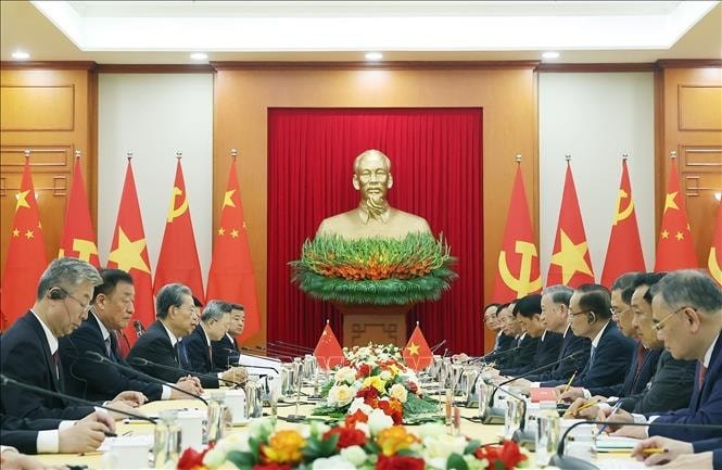 组图：苏林会见中国全国人大常委会委员长赵乐际 - ảnh 4