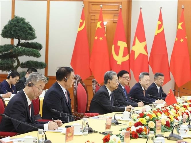 组图：苏林会见中国全国人大常委会委员长赵乐际 - ảnh 3