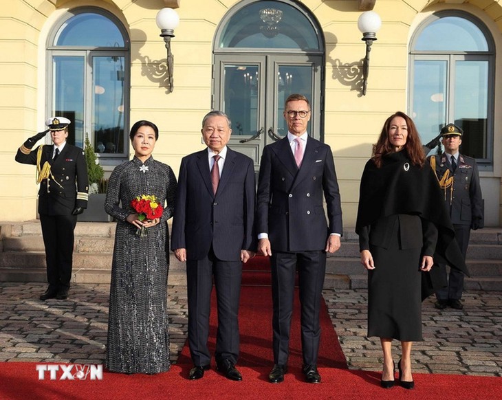 组图：芬兰总统为越共中央总书记苏林及夫人举行隆重欢迎仪式 - ảnh 1
