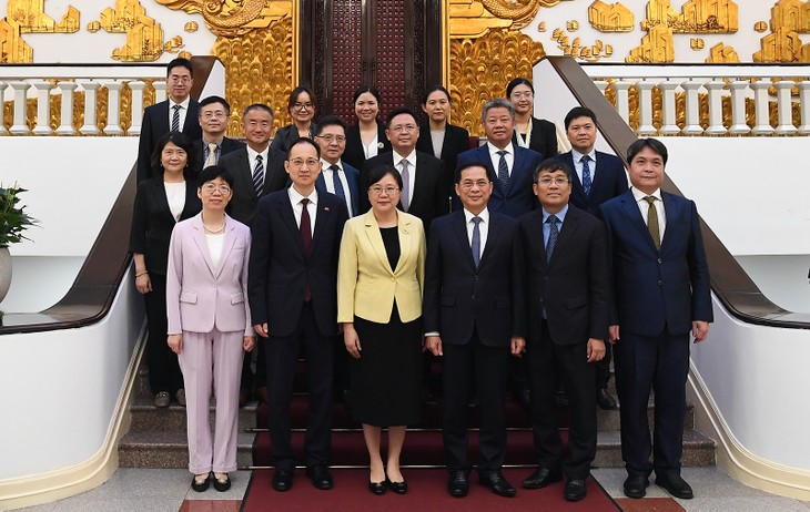 裴青山会见中国广东省副省长张国智 - ảnh 2