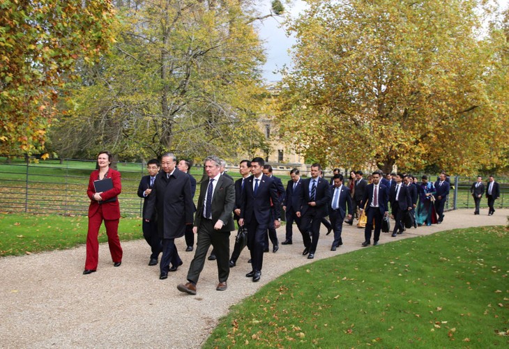 越南与英国共同塑造21世纪合作标准 - ảnh 1