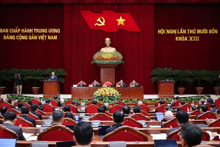 越共十三届十四中全会隆重开幕 - ảnh 1