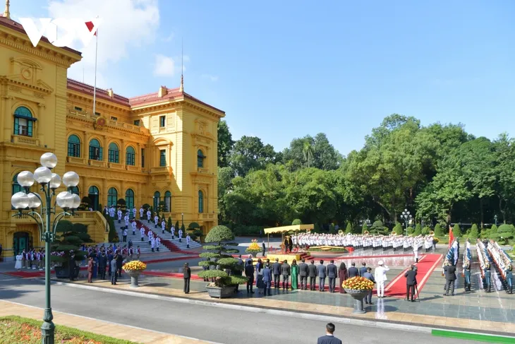 梁强主持仪式，欢迎约旦国王阿卜杜拉二世·本·侯赛因到访 - ảnh 1