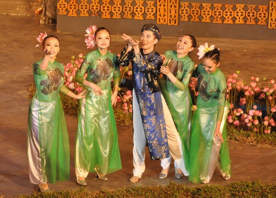 Pesta Busana Ao Dai - 