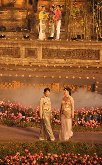 Pesta Busana Ao Dai - 