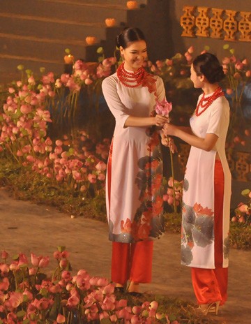 Pesta Busana Ao Dai - 