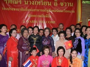 Wapres Vietnam Nguyen Thi Doan mengunjungi provinsi Nakhon Phanom, Thailand - ảnh 1