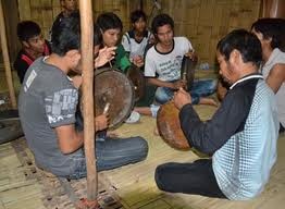 Tim kesenian folklor rakyat etnis Kho Mu - ảnh 3