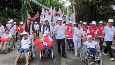 Kota Ho Chi Minh mengadakan acara gerak jalan demi korban agent oranye/dioxin - ảnh 1