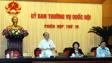 Komite Tetap MN Vietnam membahas dua Rancangan Undang-Undang - ảnh 1