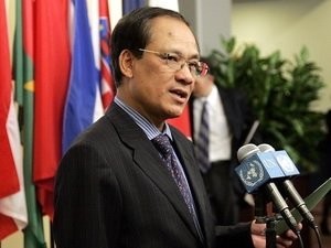 Deputi Menlu Vietnam Le Luong Minh menerima Dubes RDR Laos - ảnh 1