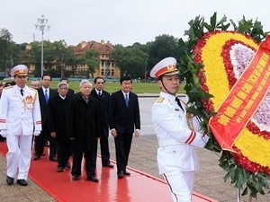 Banyak aktivitas memperingati ultah ke-40 kemenangan Hanoi – Dien Bien Phu di udara - ảnh 1