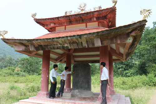 Provinsi Thanh Hoa mengkonservasikan warisan benteng dinasti Ho yang dikaitkan dengan pengembangan pariwisata - ảnh 3