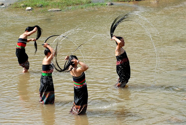  Adat istiadat Hari Raya Tet rakyat etnis minoritas Thai Hitam - ảnh 3