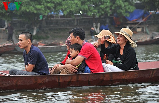 Sungai Yen pada musim pesta awal tahun - ảnh 4