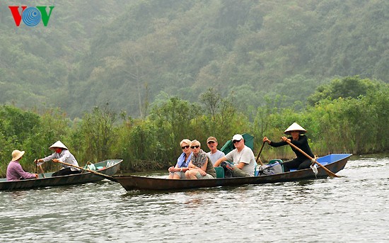 Sungai Yen pada musim pesta awal tahun - ảnh 5