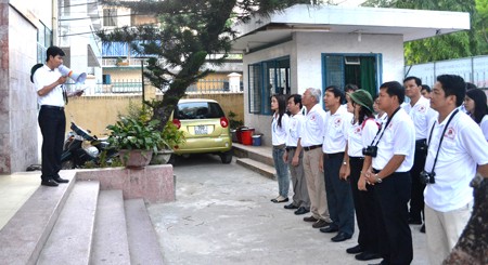 Rombongan sukarelawan musim Panas provinsi Quang Ngai melakukan pekerjaan amal di Laos - ảnh 1