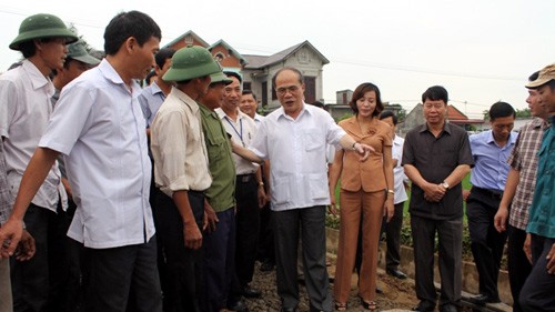 Pembangunan pedesaan baru menurut arah komprehensif, meningkatkan kehidupan rakyat - ảnh 1