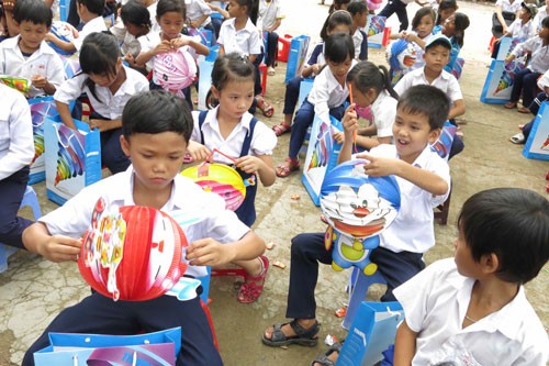 Presiden Truong Tan Sang mengirim surat kepada anak-anak sehubungan dengan Festival Medio Musim Rontok - ảnh 1