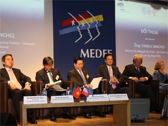 Vietnam akan menjadi mitra ekonomi  dan jembatan penghubung bagi  badan-badan usaha Perancis  untuk datang ke ASEAN - ảnh 1