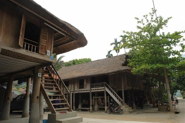 Rumah panggung etnis minoritas Thai hitam - ảnh 3