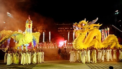 Banyak program kesenian diadakan dalam Festival Hue-2014 - ảnh 1