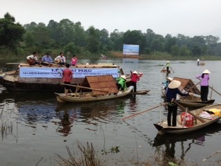 Pasar terapung Nam Bo di tengah-tengah ibukota Hanoi - ảnh 1