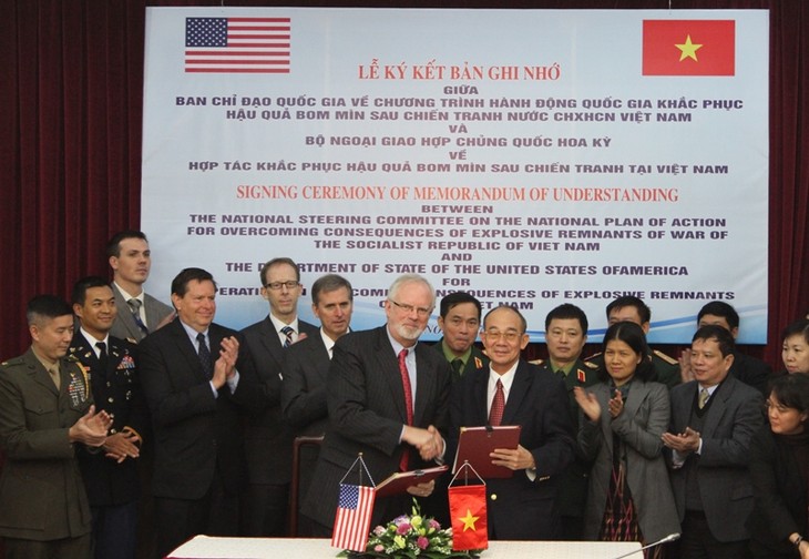 Vietnam – Amerika Serikat bekerjasama untuk menangani akibat bom dan ranjau - ảnh 1