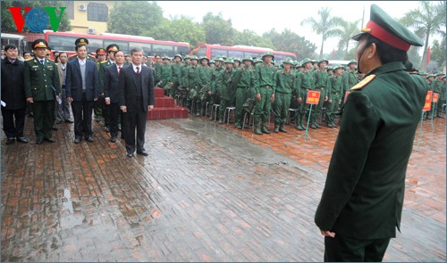 Pemuda Vietnam siap membela Tanah Air - ảnh 3