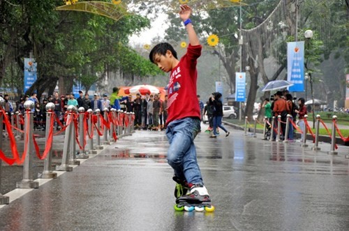 Festival kesenian jalanan kota Hanoi - ảnh 2