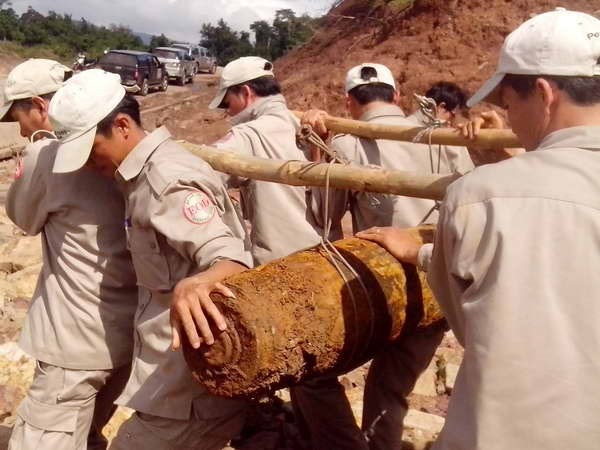 Organisasi Peace Tree Vietnam aktif membantu pekerjaan membersihkan bom dan ranjau di Vietnam - ảnh 1