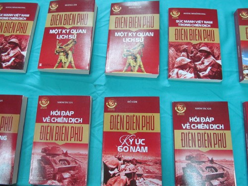 Peluncuran perangkat buku memperingati ultah ke-60 kemenangan Dien Bien Phu - ảnh 1