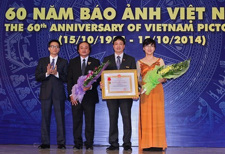 Majalah Bergambar Vietnam harus menjadi jembatan penghubung antara Vietnam dengan sahabat internasional - ảnh 1