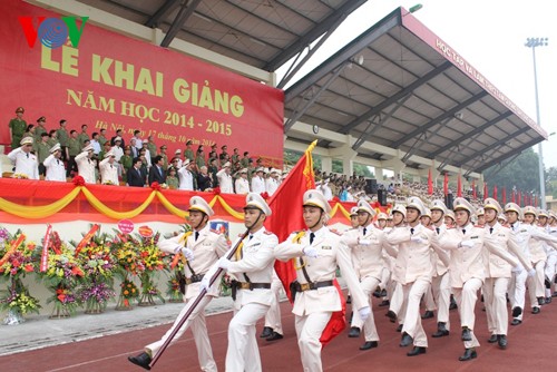 Sekjen Nguyen Phu Trong menghadiri acara pembukaan tahun kuliah Akademi Keamanan Rakyat - ảnh 1