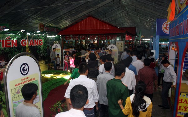 Promosi beras, hasil perikanan dan buah-buahan daerah dataran rendah sungai Mekong - ảnh 1