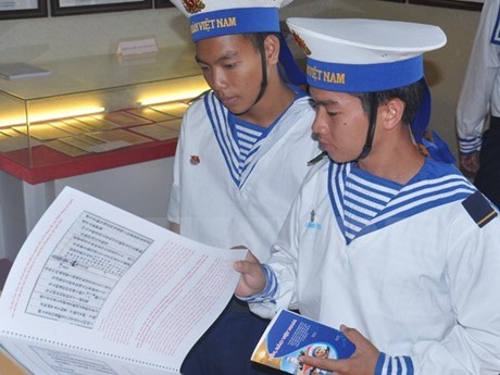 Pameran tentang kepulauan Hoang Sa dan Truong Sa di pulau Phu Quoc - ảnh 1