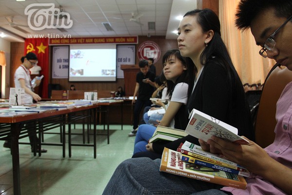 Hari Tukar Buku – Tempat mengkonektivitaskan perasaan cinta buku dari para pelajar dan mahasiswa - ảnh 2