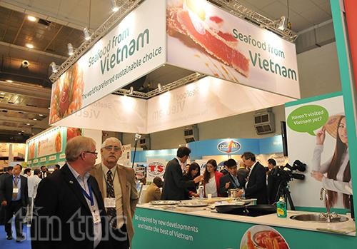 Badan usaha Vietnam menghadiri Pekan Raya Hasil Perikanan Global Brussels 2015 - ảnh 1