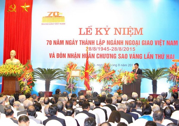 Pejabat tinggi Laos dan Rusia mengirim tilgram ucapan selamat ultah ke-70 berdirinya instansi diplomatik Vietnam - ảnh 1