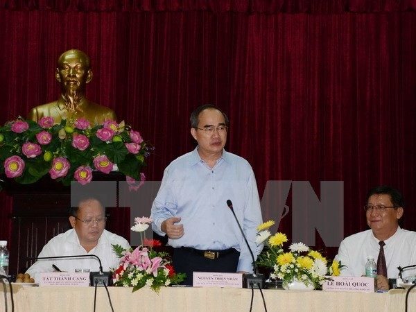 Rombongan pengawas Pengurus Besar Front Tanah Air Vietnam melakukan kunjungan kerja di Zona Teknologi Tinggi kota Ho Chi Minh - ảnh 1