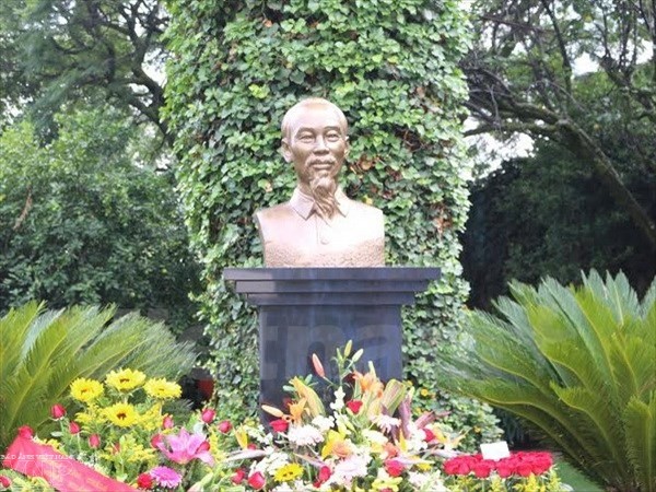 Peresmian Patung Monumen Presiden Ho Chi Minh di Kedutaan Besar Vietnam di Meksiko - ảnh 1